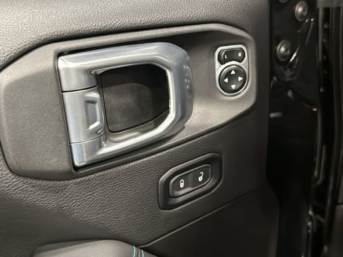 Used 2024 Jeep Wrangler High Altitude AWD/4WD image 22