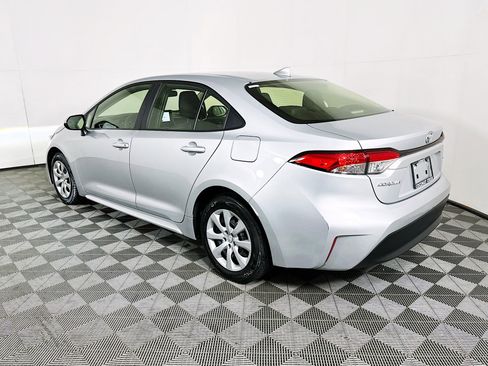Used 2023 Toyota Corolla LE image 5