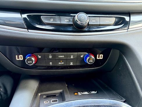 Used 2023 Buick Enclave Essence w/ Experience Buick Package AWD/4WD image 32