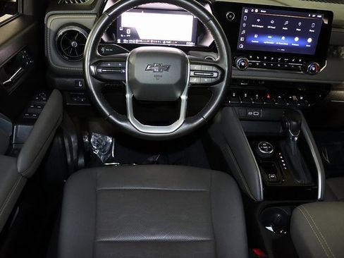 Used 2024 Chevrolet Colorado ZR2 w/ ZR2 Convenience Package III image 3