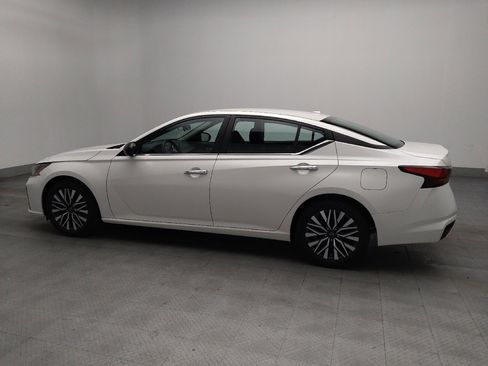 Used 2024 Nissan Altima 2.5 SV image 3