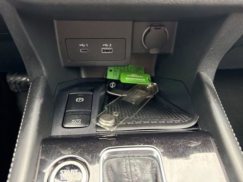 Used 2024 Nissan Kicks SR image 23