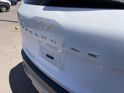 Used 2022 Kia Telluride SX w/ Towing Package FWD image 5