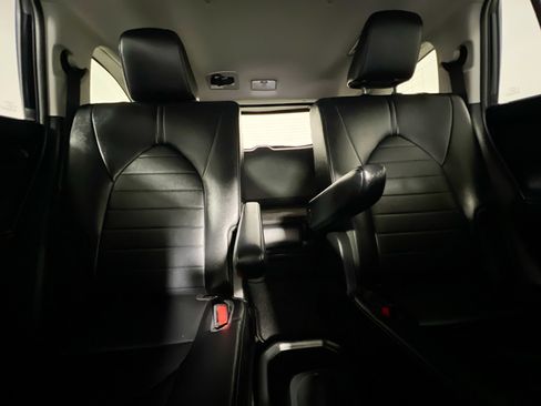 Used 2023 Toyota Highlander XLE image 32