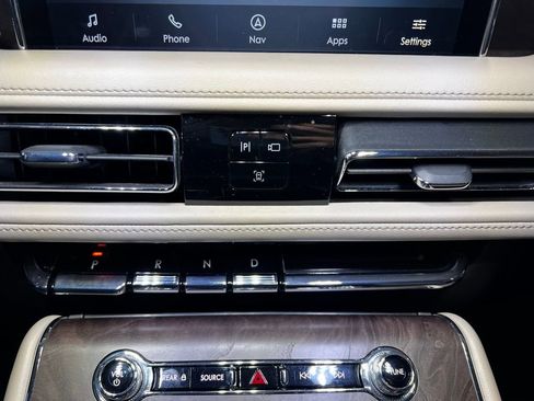 Used 2023 Lincoln Aviator Reserve w/ Equipment Group 201A image 32