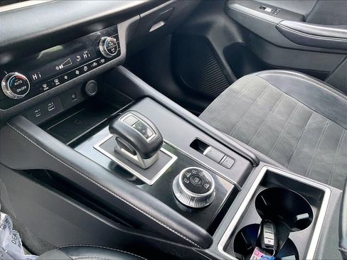 Used 2024 Mitsubishi Outlander SE image 20