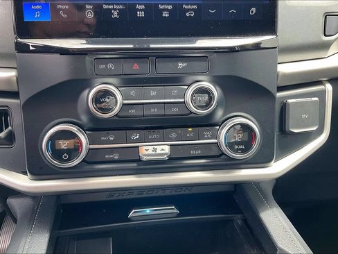 Used 2024 Ford Expedition XLT RWD image 30