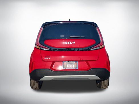 Used 2025 Kia Soul LX w/ LX Technology Package image 4