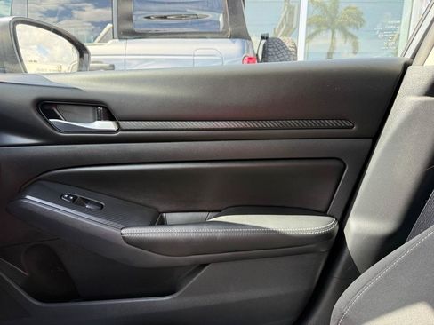 Used 2025 Nissan Altima 2.5 SV FWD image 29