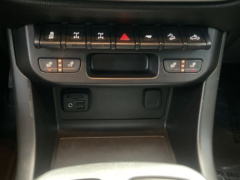 Used 2019 Chevrolet Colorado ZR2 image 18