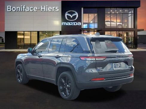 Used 2025 Jeep Grand Cherokee Limited w/ Luxury Tech Group II image 3