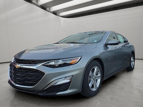 Used 2024 Chevrolet Malibu LS FWD image 1