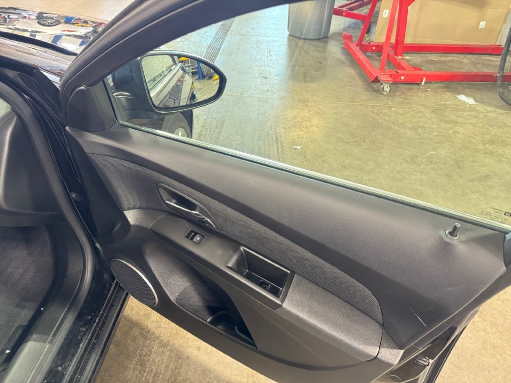 Used 2011 Chevrolet Cruze LTZ FWD image 20