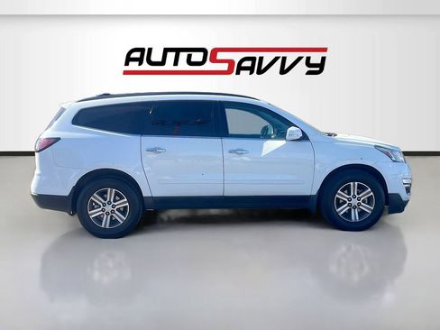 Used 2017 Chevrolet Traverse LT image 8