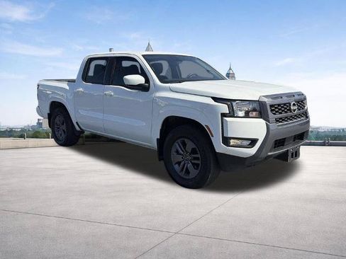 Certified 2025 Nissan Frontier SV w/ SV Convenience Package RWD image 7