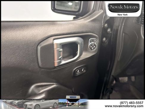Used 2022 Jeep Wrangler Unlimited Sport AWD/4WD image 14
