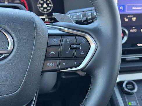 Used 2025 Lexus GX 550 image 32