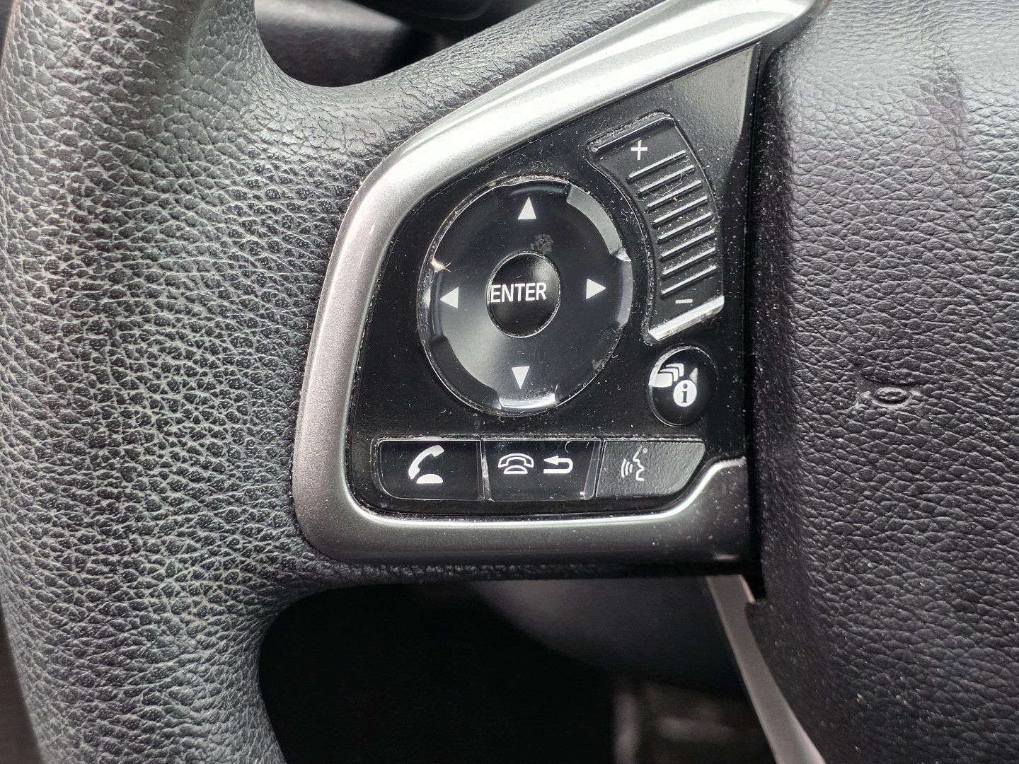 Used 2018 Honda CR-V EX image 19