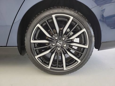 Used 2025 Honda Accord Touring image 12