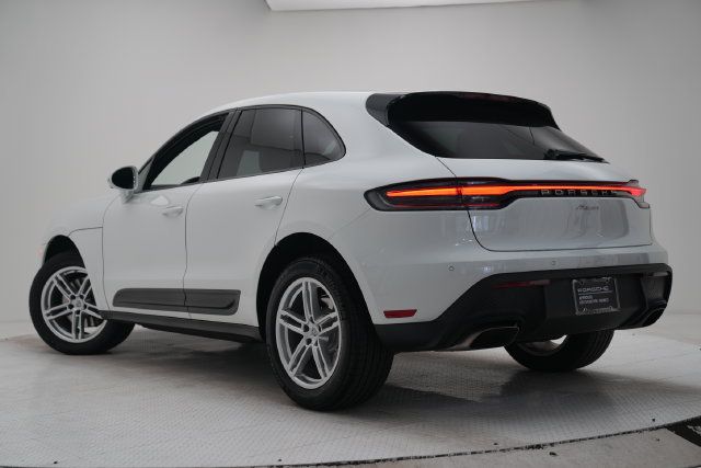 Certified 2026 Porsche Macan AWD/4WD image 27