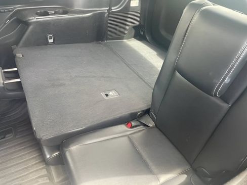 Used 2017 Toyota Highlander SE w/ Carpet Mat Package AWD/4WD image 14