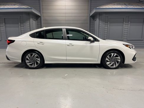 Used 2025 Subaru Legacy Limited image 9