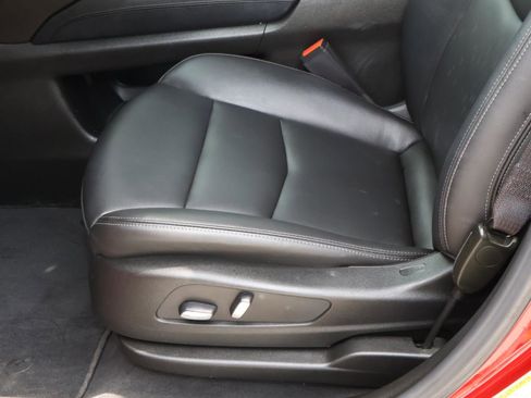 Certified 2024 Cadillac XT6 Luxury FWD image 19