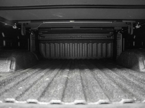 Used 2024 GMC Sierra 1500 SLE w/ Preferred Package image 10