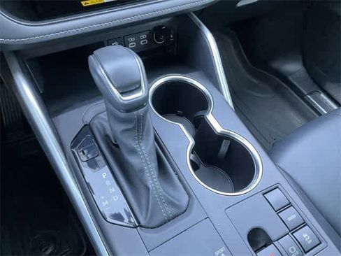 Certified 2024 Toyota Highlander XSE image 26