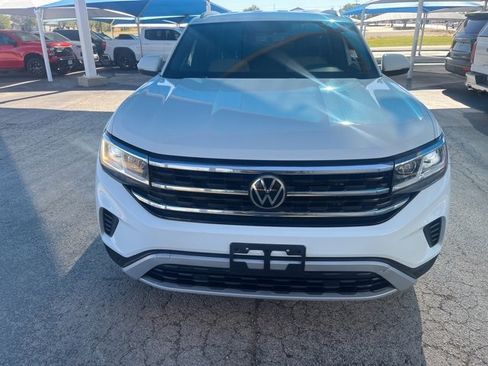 Used 2021 Volkswagen Atlas Cross Sport SE image 2