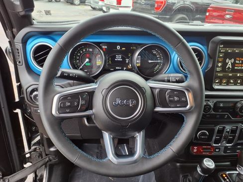 Used 2023 Jeep Wrangler Unlimited Rubicon 4xe image 16