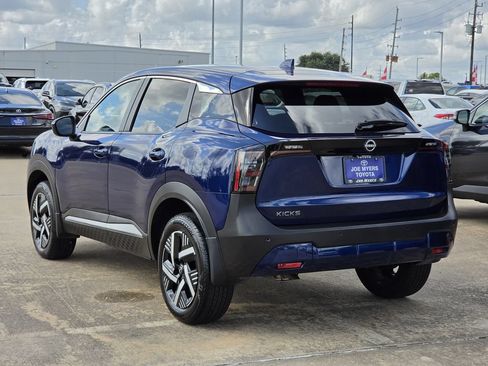 Used 2025 Nissan Kicks SV FWD image 7