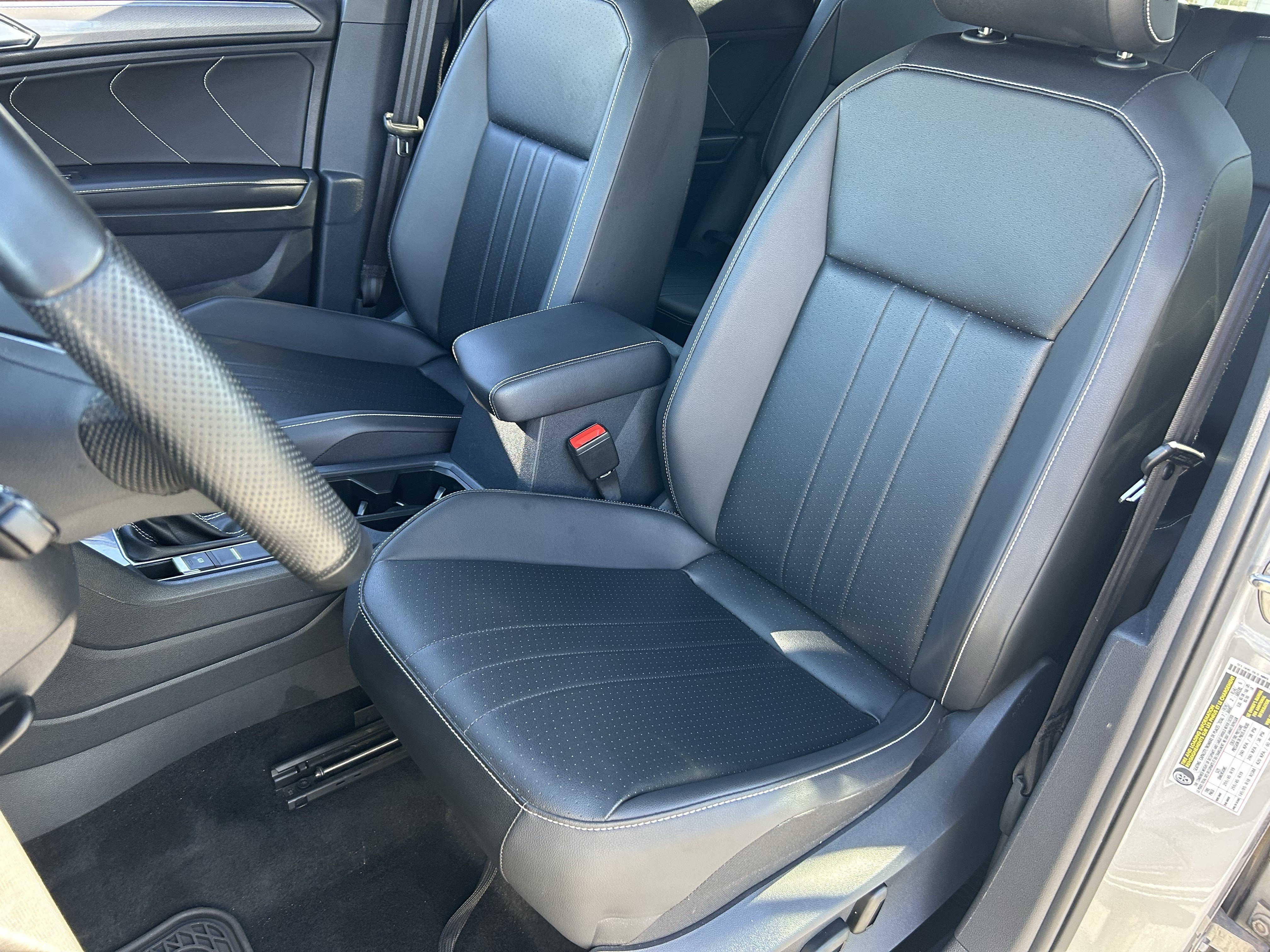 Used 2024 Volkswagen Tiguan SE R-Line FWD image 18