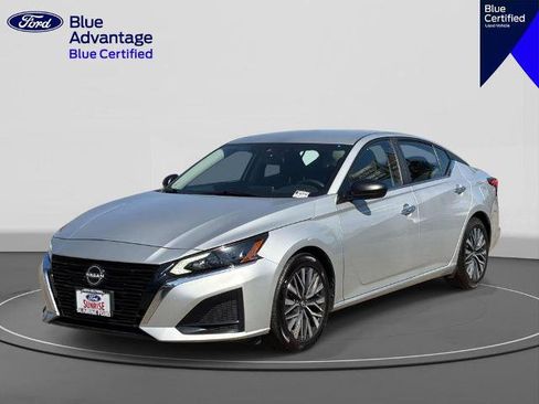 Used 2024 Nissan Altima 2.5 SV FWD image 1