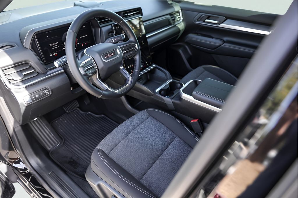 Used 2026 GMC Terrain Elevation w/ Technology Package II FWD image 13