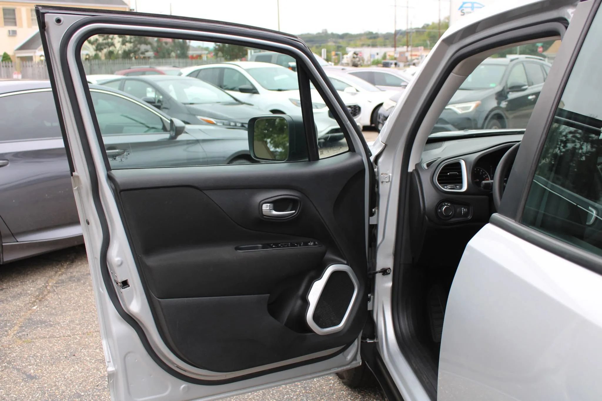 Used 2021 Jeep Renegade Sport AWD/4WD image 9