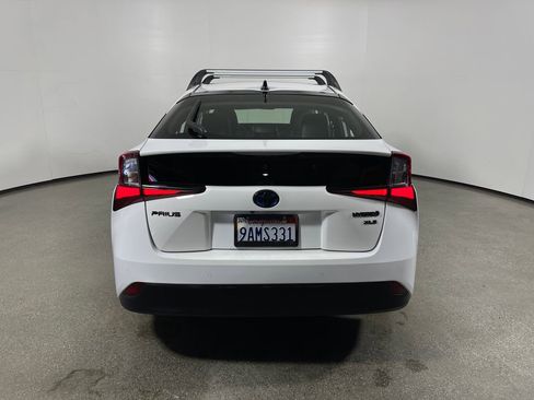 Certified 2022 Toyota Prius FWD image 4