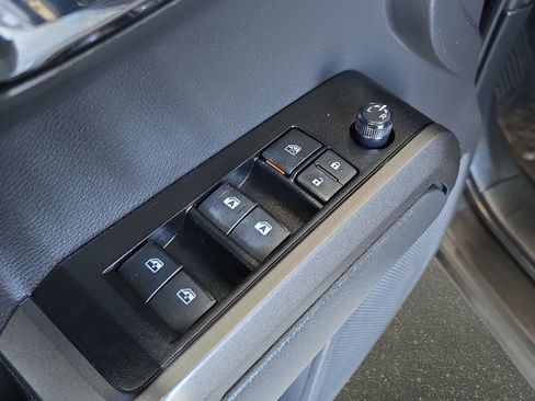 Used 2023 Toyota Tacoma TRD Off-Road w/ Technology Package AWD/4WD image 29