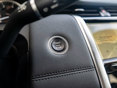 Used 2023 Land Rover Discovery Sport S image 26