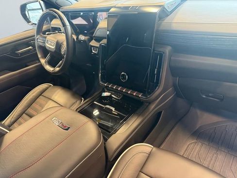 Used 2025 GMC Yukon XL AT4 Ultimate AWD/4WD image 10