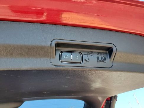 Used 2020 Ford Explorer XLT w/ Equipment Group 202A AWD/4WD image 29