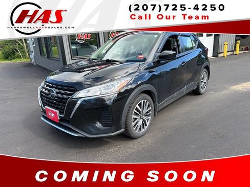 Used 2021 Nissan Kicks SV FWD image 1