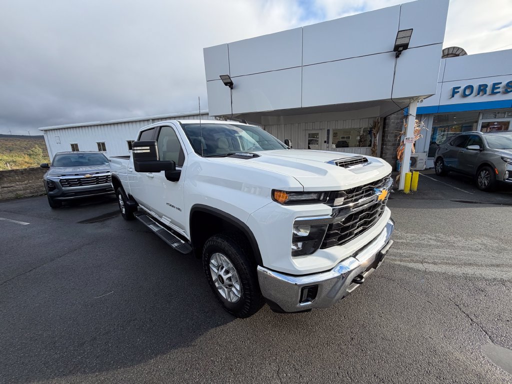 Used 2025 Chevrolet Silverado 2500 LT w/ Convenience Package AWD/4WD image 7