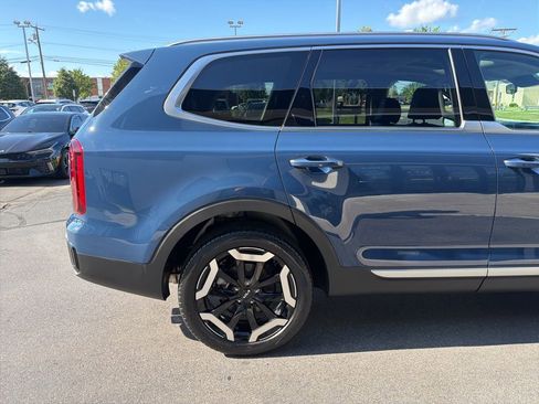Certified 2023 Kia Telluride S w/ S Sunroof Package AWD/4WD image 7
