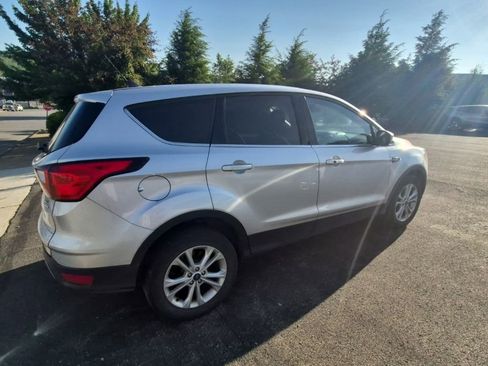 Used 2019 Ford Escape SE FWD image 8
