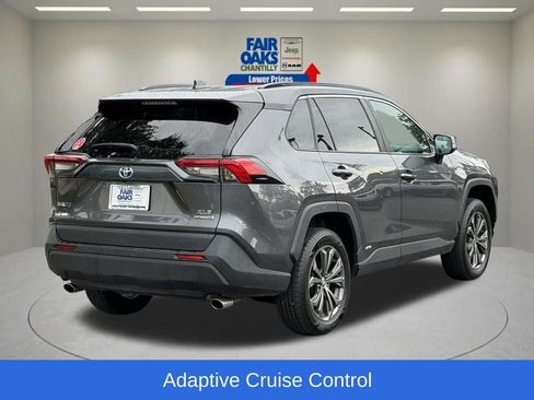 Used 2022 Toyota RAV4 XLE Premium AWD/4WD image 8