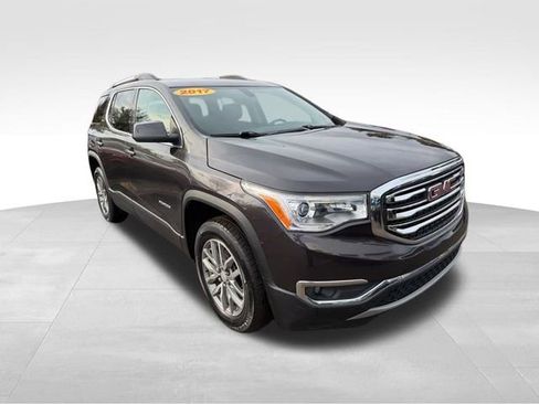 Used 2017 GMC Acadia SLE image 3