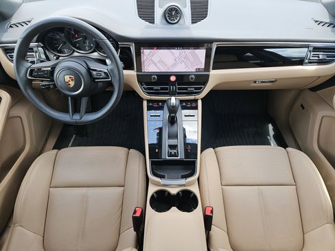 Certified 2026 Porsche Macan AWD/4WD image 24