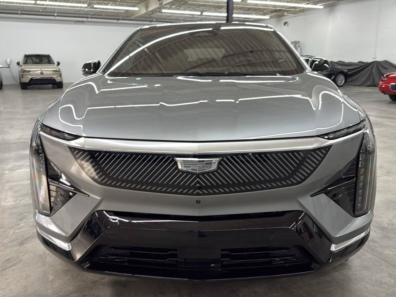 Used 2025 Cadillac Optiq Luxury 2 AWD/4WD image 3