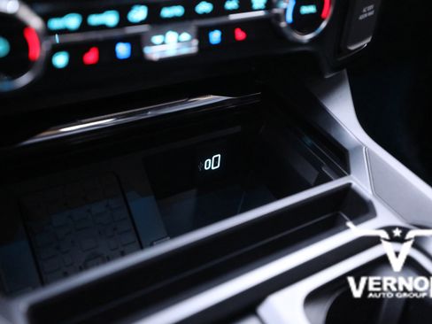 New 2026 Ford F250 Lariat w/ Black Appearance Package image 26